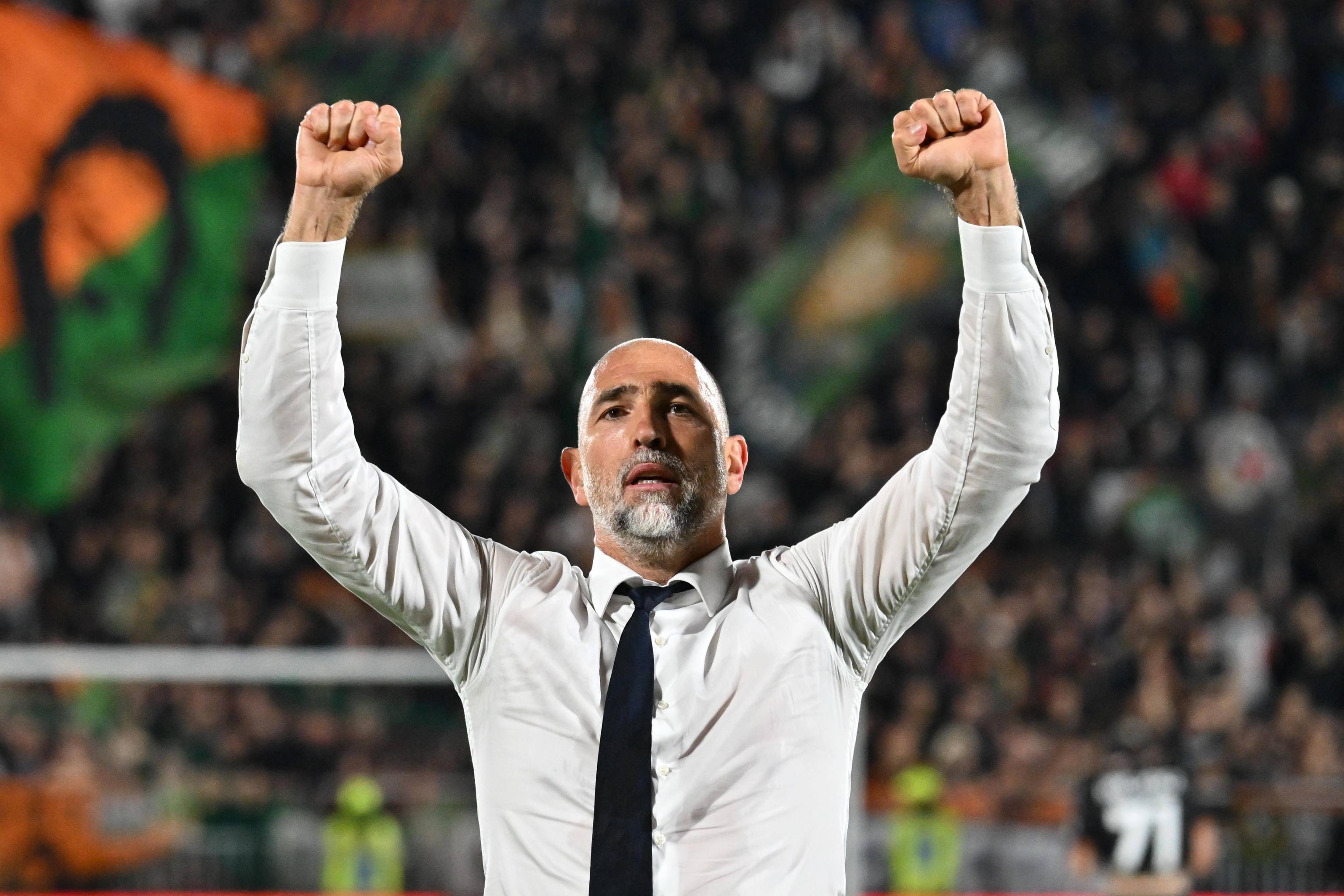 包含里程碑夜！尤文图斯刷新队史纪录；亚洲杯今晚刷纪录；悬念犹存；球队文化被再次提及的词条-尊龙娱乐