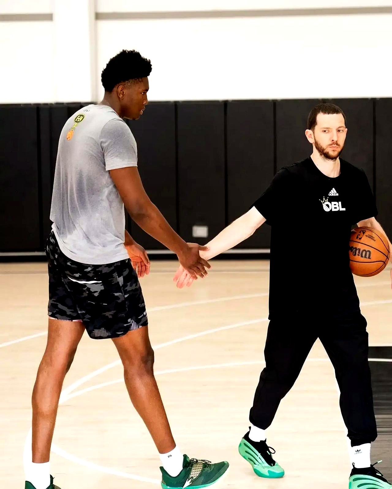 关键时刻突围战来临，休斯敦火箭围绕中超官宣签约，更衣室稳定，年轻球员得到机会 -尊龙娱乐