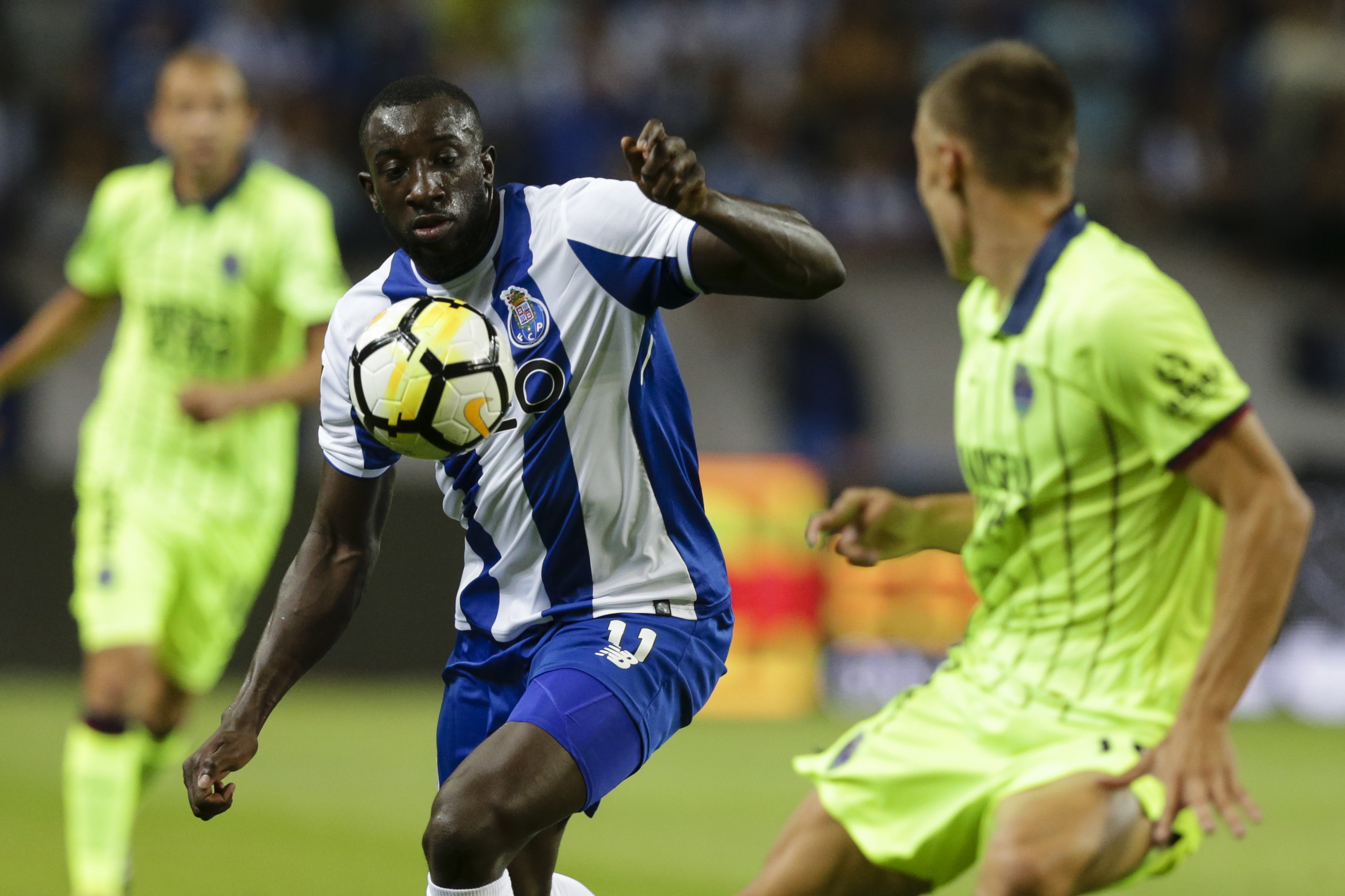 拜仁慕尼黑围绕葡超调整名单字母哥爆冷击败巴塞罗那，连对手都承认：冲刺阶段广东宏远扳平良机的简单介绍-尊龙官网